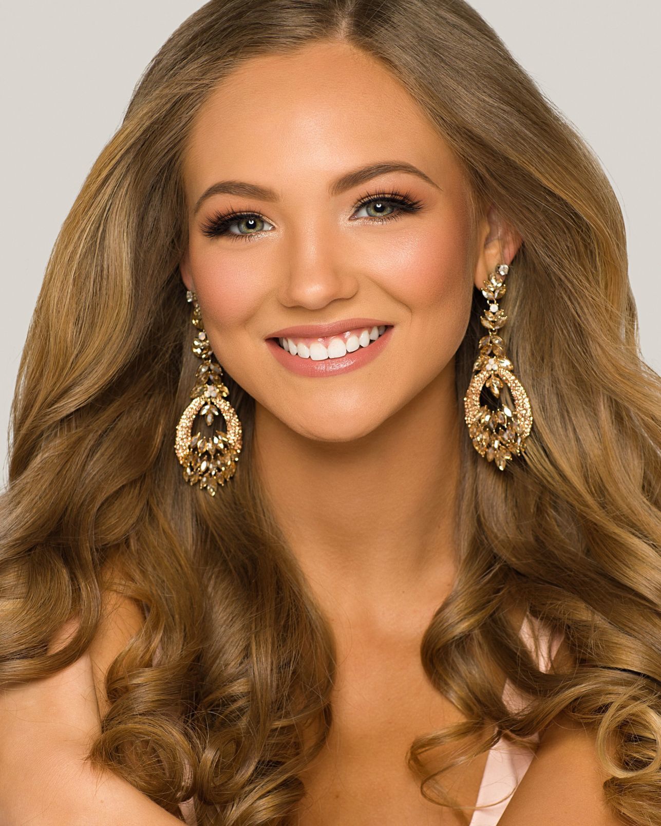 Teen Hailey Parton